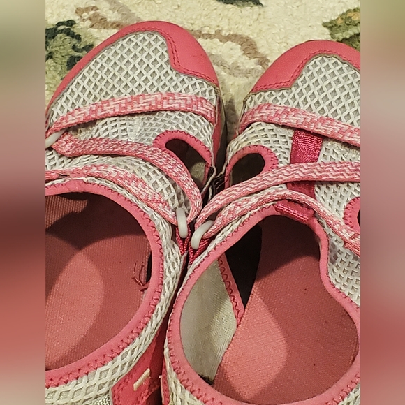 EUC Girls' Pink Chaco Odyssey Water/Play Shoes Sandals - Picture 3 of 10
